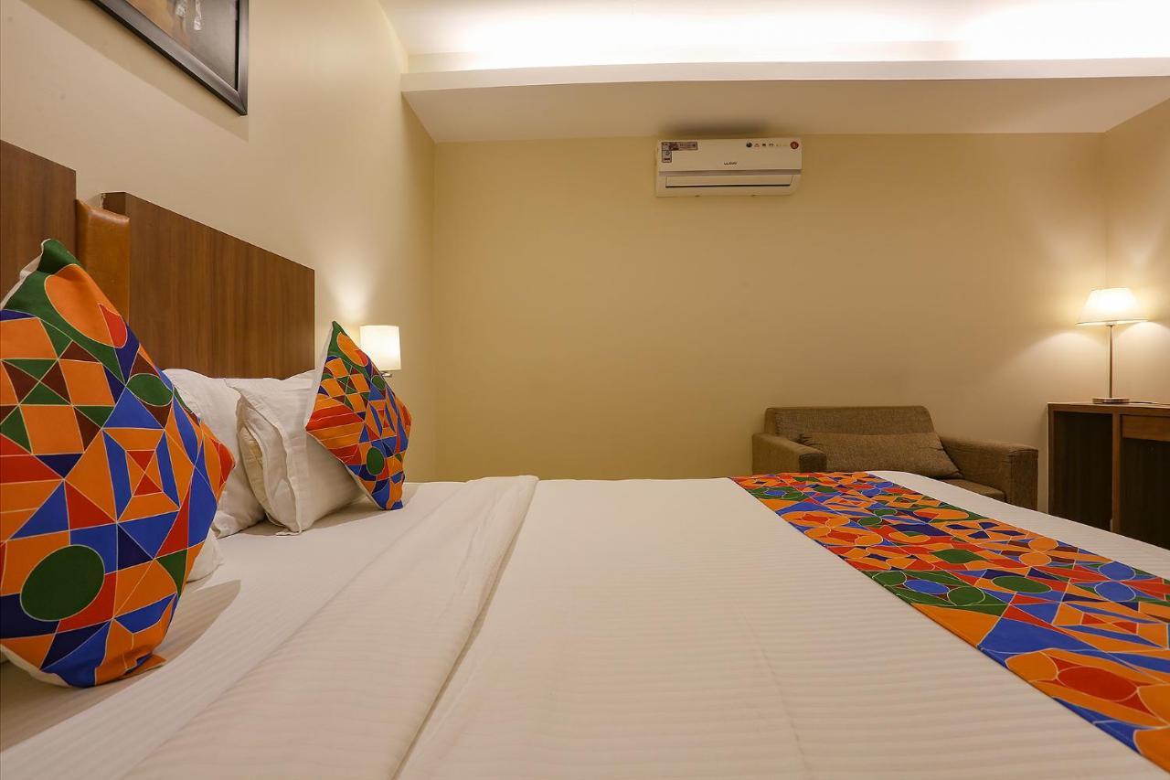Fabhotel Royal International Мумбаи Экстерьер фото